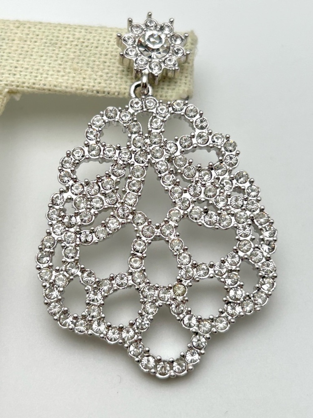 Kenneth Jay Lane KJL Pave Lacy Crystal Chandelier Earrings - Picture 3 of 6
